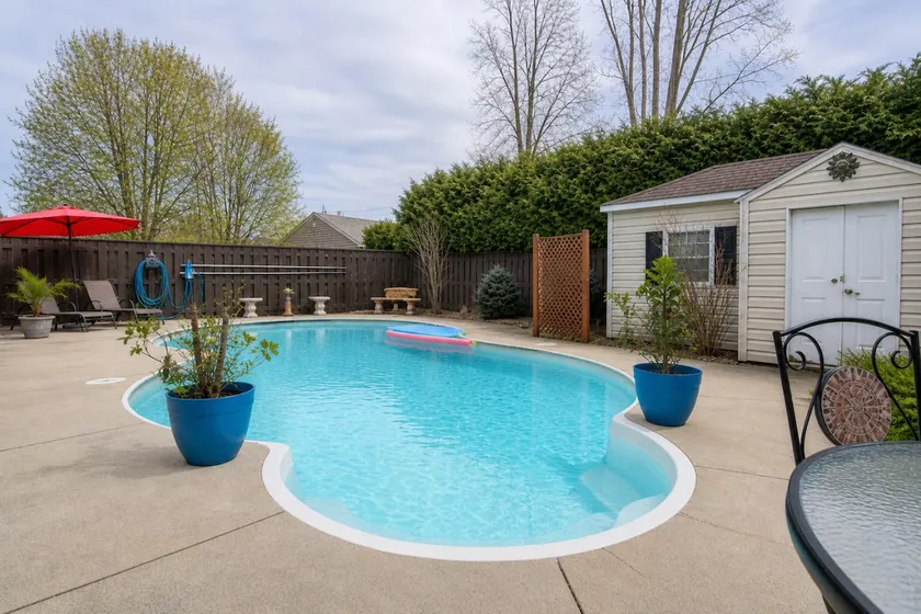 Villa near Montreal | Pool | 4 bdr | 9 guests - Image 1