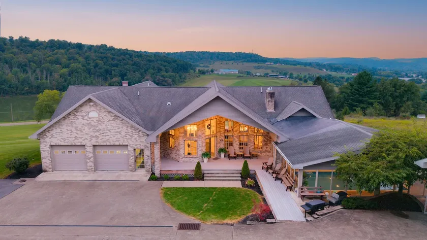 Lake View Lodge w/ Indoor Pool, Hot Tub, Theater - Image 1