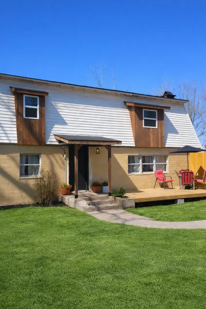 Charming, Quirky Escape Just Minutes From Town - Image 1