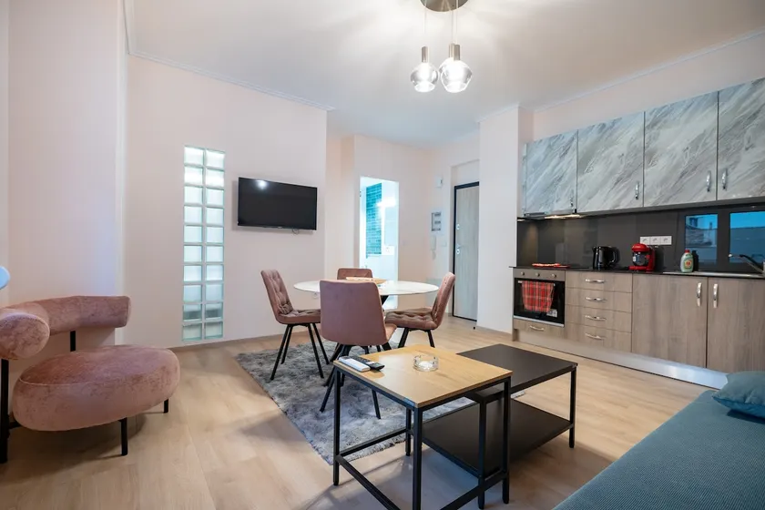 Fresh & Modern Sepolia Metro Apt, 2 pers by Traser - Image 1