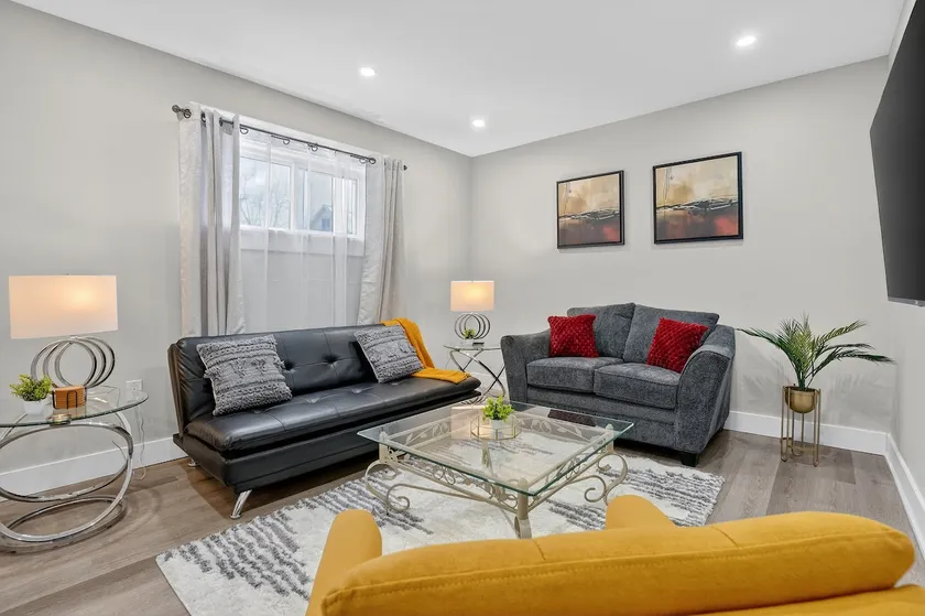 Large groups 4 Bedrooms -Sleep 8 Walk to DT - Image 1
