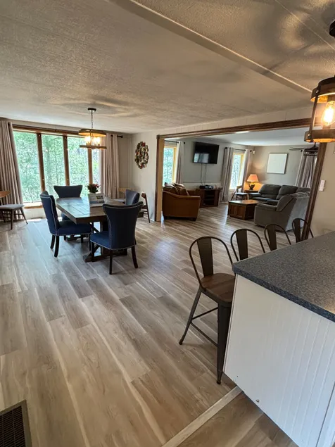 Quiet Retreat Near lakes, Trails with Garage” - Image 1