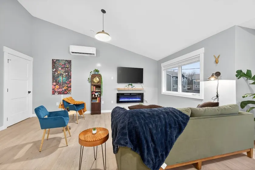 The Madhatter! 2bed 2bath central! Ocean view - Image 1
