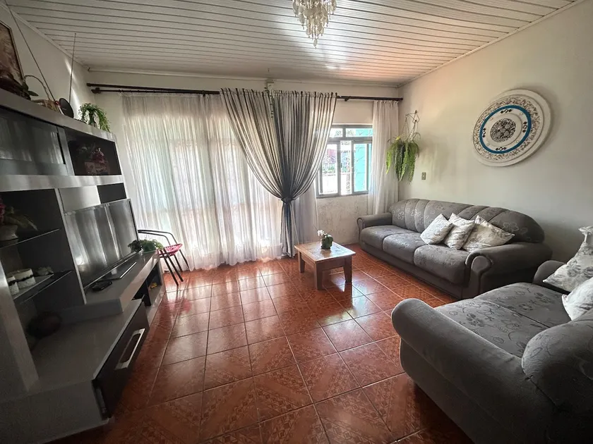 House, 4 blocks from UPF - Image 1