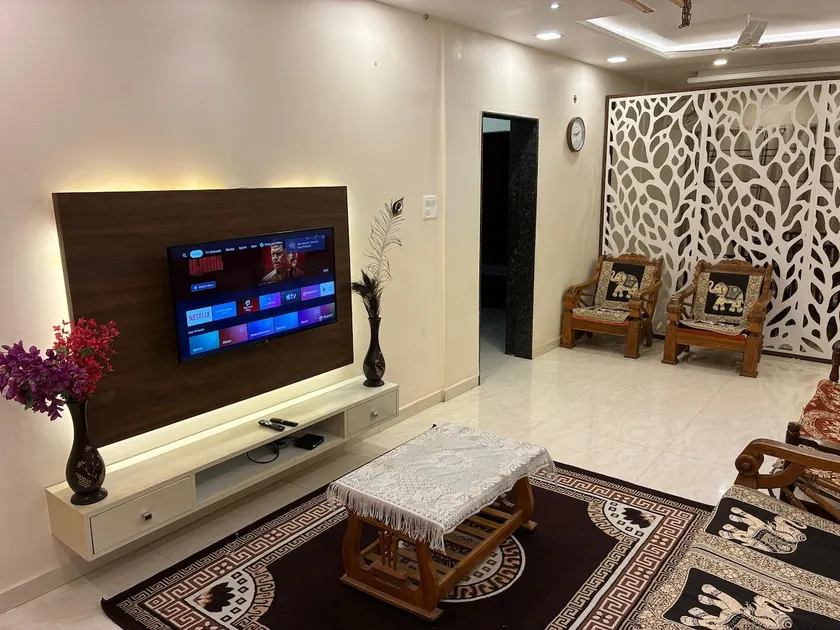 Shrishailya Bungalow, 2BHK with AC rooms, Free SUV parking - Image 1