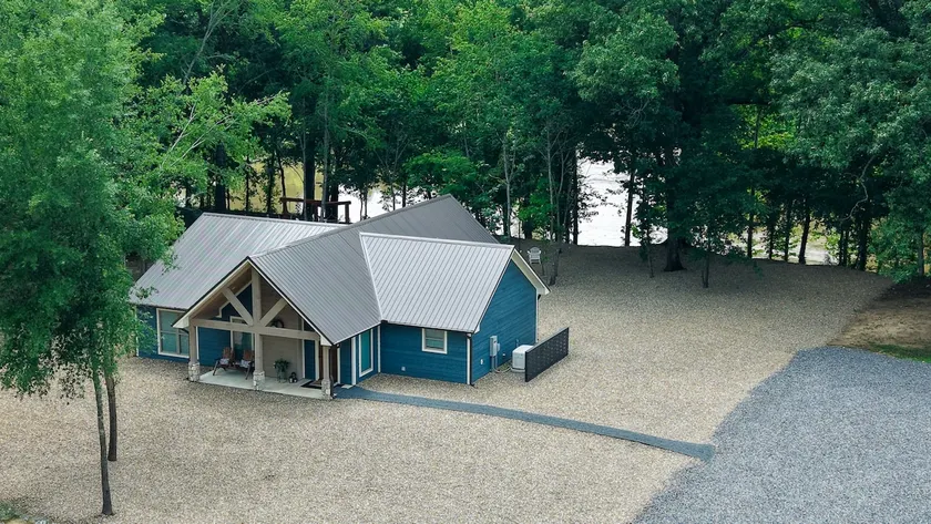 Riverfront Retreat Beach, Fishing & Trails - Image 1