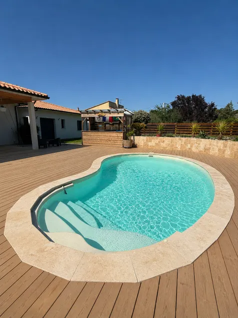 Large family home - Image 1