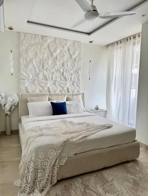 Modern Flat with Lahori Charm & Pool, Gym, Cinema, Gulberg, Zameen Aurum - Image 1