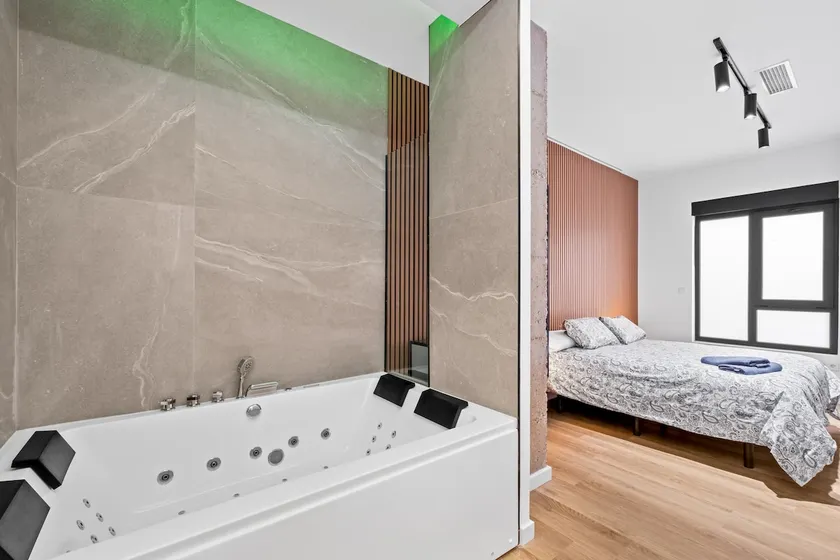 Nébula Rooms AG, Suite 3 - Image 1