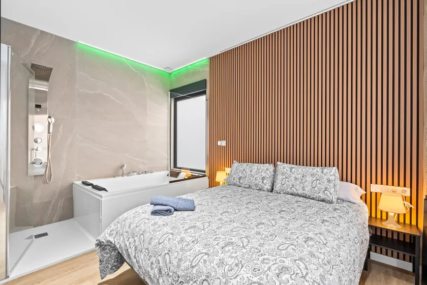 Nebula Rooms AG, Suite 2 - Image 1