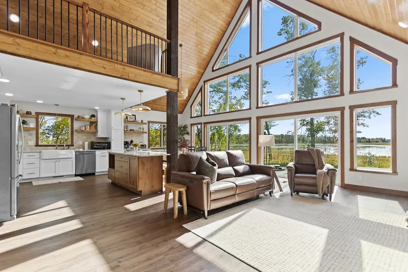 Cozy cabin in with peaceful views - 4 bedrooms! - Image 1