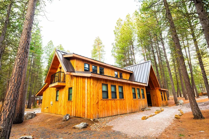 Twisted Pines Retreat | Sleeps 13 | Chef's Kitchen - Image 1