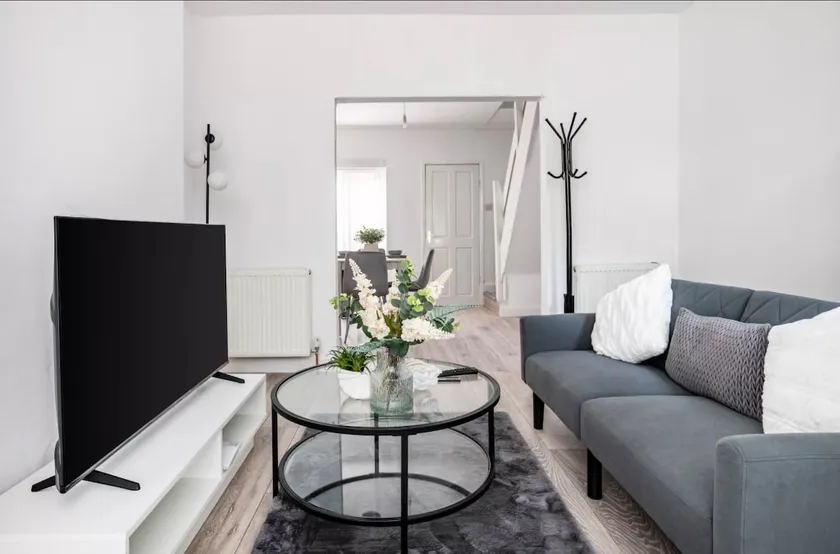 Newly refurbished 2-BR Home | near Liverpool. - Image 1