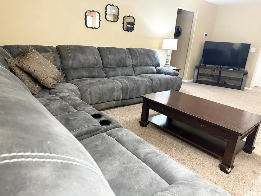 Yankee Basin, pet free home - Image 1
