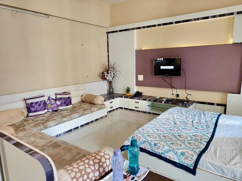 Quiet Studio For Easy Daily Routine & Private Stay - Image 1