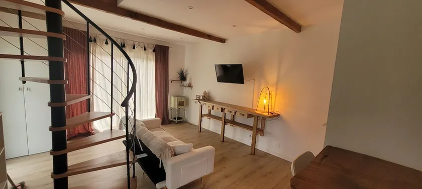 Quiet and cozy apartment - Image 1