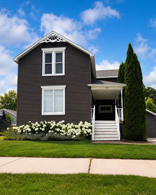 Walk to Downtown • Lake • Game Room • Sleeps 11 - Image 1