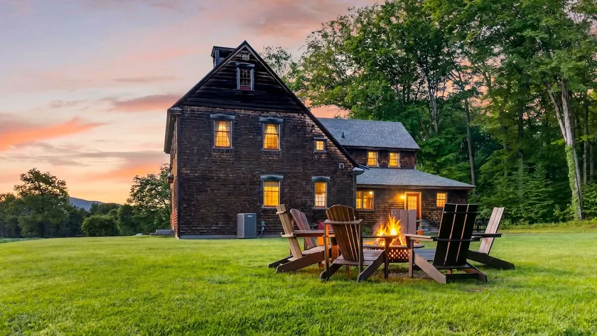 52-acre Berkshires Farmhouse Fire Pit, Outdoor Dining + Trails Copper Kettle Farm by Avantstay - Image 1