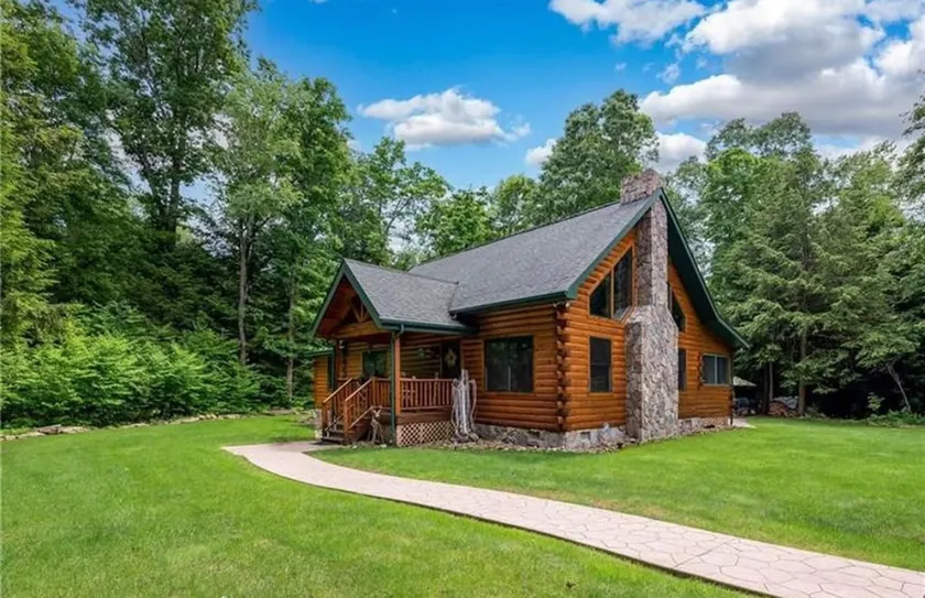 Secluded Log Cabin with Hot Tub and 16 Acres - Image 1