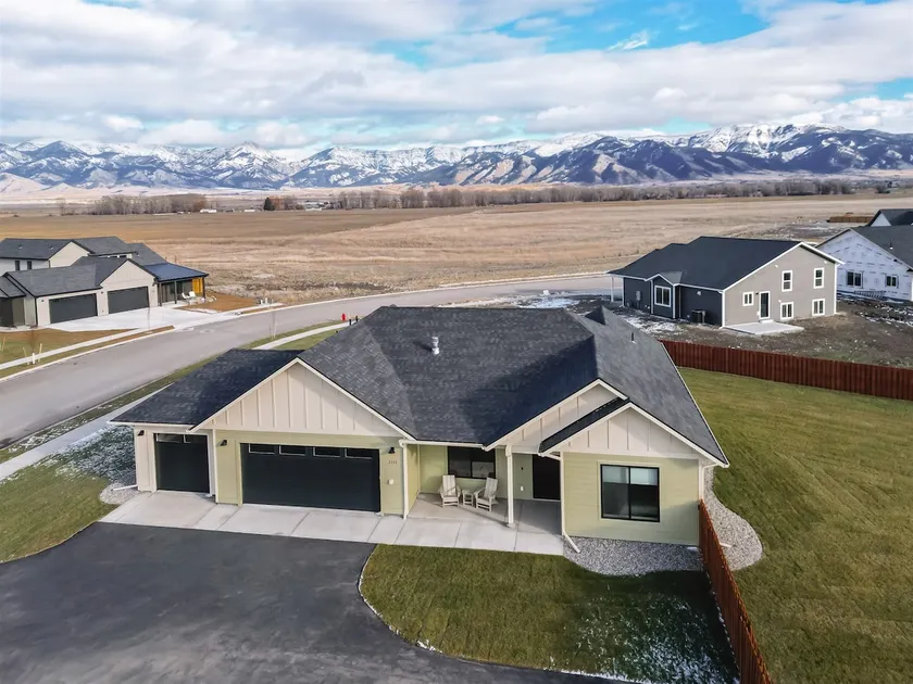 Copper Wing | Epic Views, Fire Pit, & Fenced Yard - Image 1