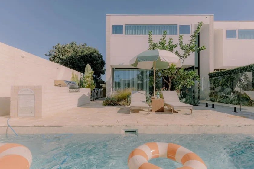 Reef House: Heated Pool • Beachfront • Gas Fire - Image 1
