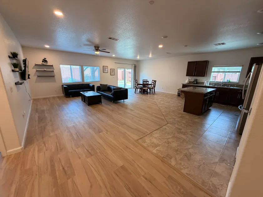 Spacious 5-bedroom house in adorable Manteca - Image 1