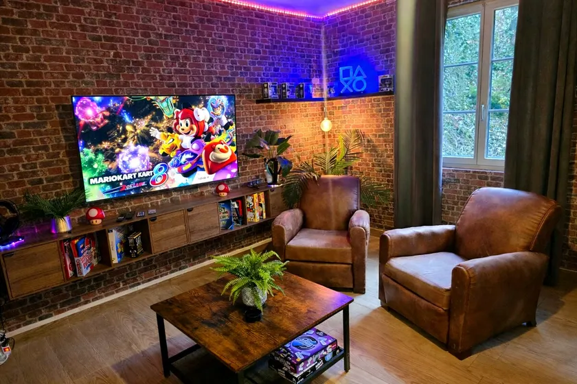 Retro Gaming Apartment – Free Parking - Image 1
