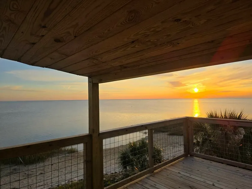 Dark Island Gulf Retreat - Image 1