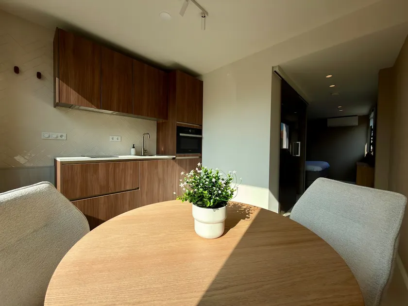 LUNA Guesthouse - Image 1