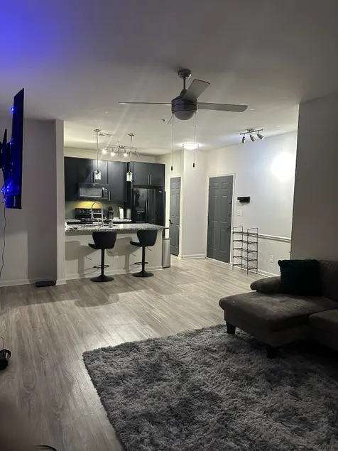 Modern 2BR/2BA Retreat | Pool, Gym & Free Parking - Image 1