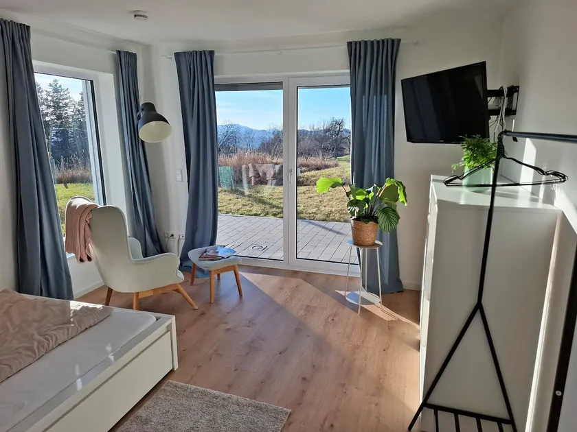 Friendly light-flooded apartment in the countryside. - Image 1