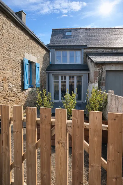Charming maisonette with terrace in the center of StBriac - Image 1