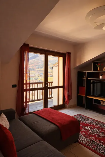 Maison Rouge - Red Apartment in Valle D'Aosta - Image 1