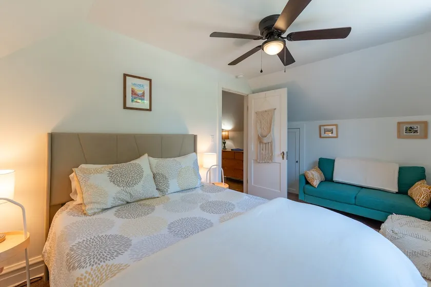 Cozy Cloud 9 Loft Apartment - Clean & Serene - Image 1