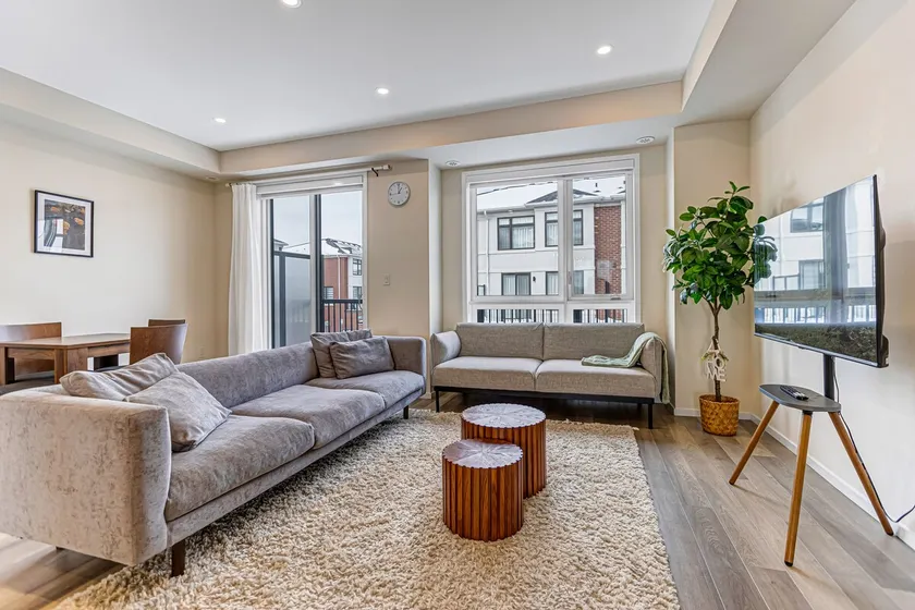 Family-Friendly Richmond Hill Home • Pet • Parking - Image 1