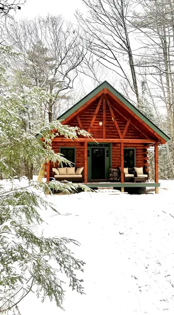 Quiet and cozy log cabin retreat in the woods - Image 1