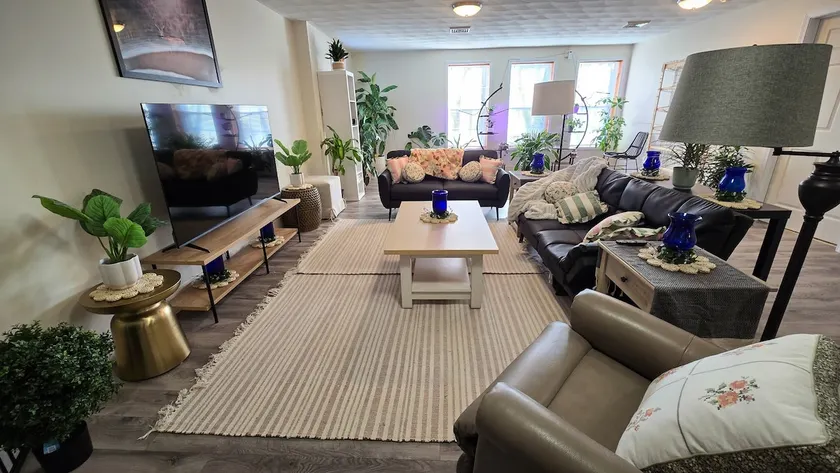 Cozy Botanical 2BR Retreat - in town - Image 1