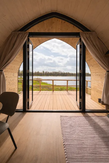 Nature lodge with veranda and views - Image 1