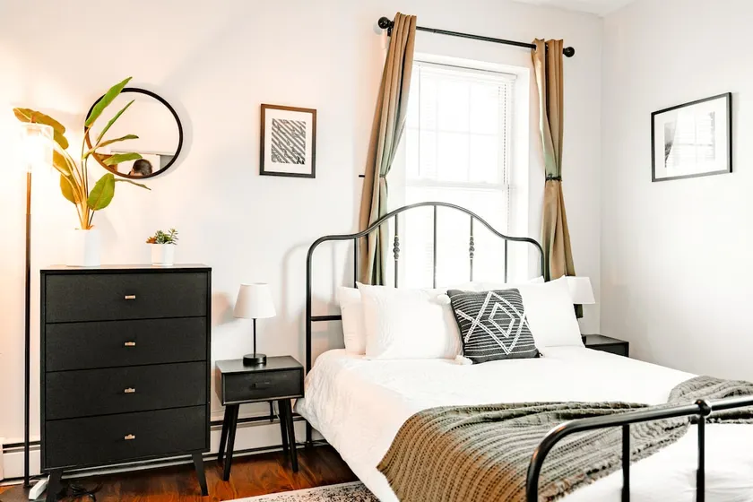 Studio in Little Italy - Image 1