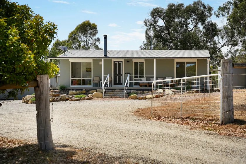 Cosy Autumn getaway at Kangaroo Patch - Image 1