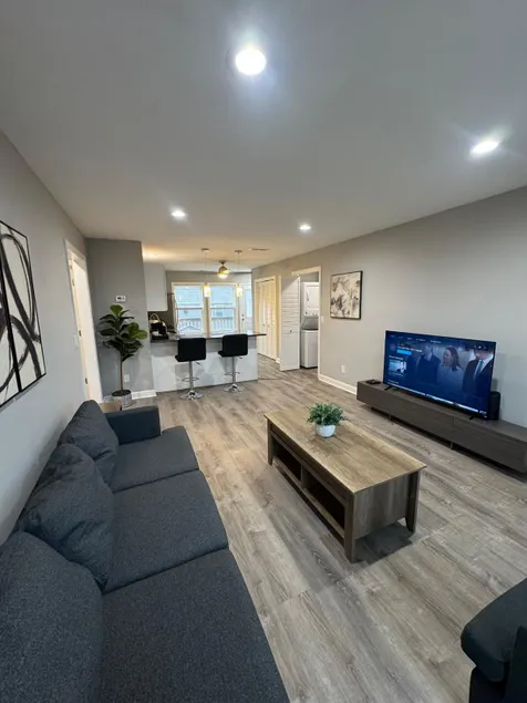 Spacious 2BR Apt with Balcony and 2 King Beds Sleeps 6 - Image 1