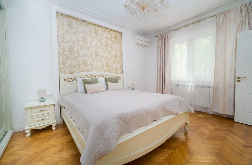 Stylish 2 bdrm, 5 guests, Serdika mall, Oborishte - Image 1