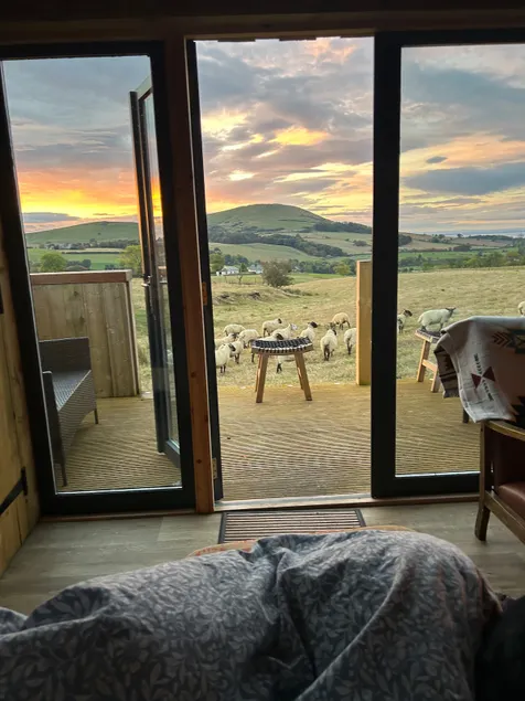 A tiny piece of heaven, stunning sea views hot tub - Image 1