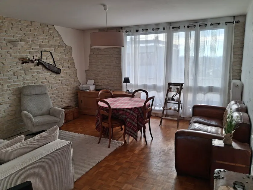 4-room apartment, near the city center of Sens. - Image 1