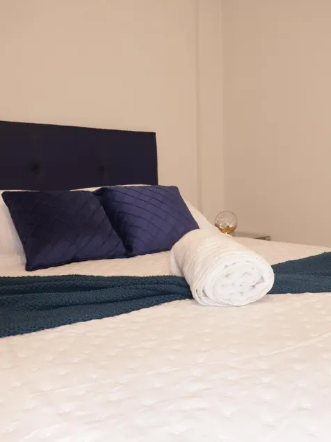 Hermoso apartamento con estacionamiento privado - Image 1