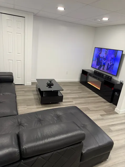 Cozy Modern Home - Image 1