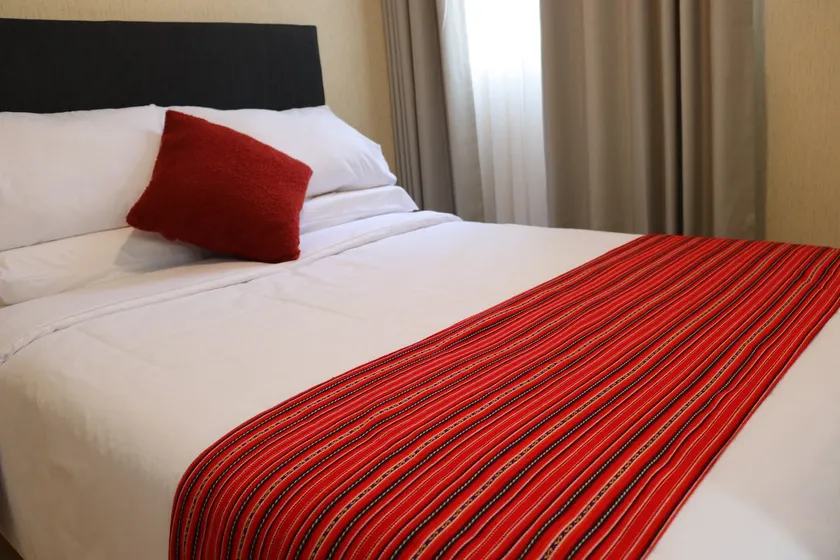 Desing Apt • Near Airport & Port • 24/7 Check-In - Image 1
