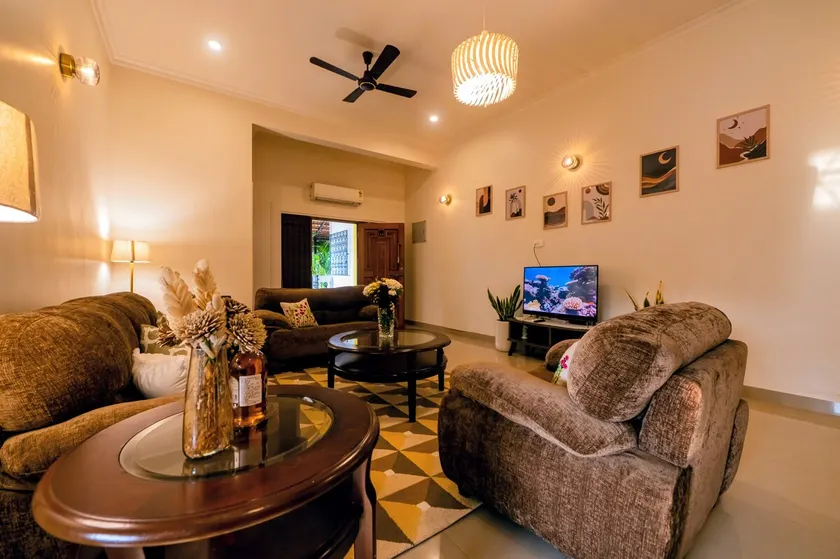 Spacious 2 bedroom pool view | 5 kms from beach - Image 1
