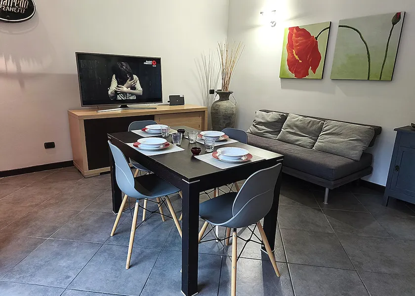 Spacious apartment near San Luca and Villa Anna - Image 1