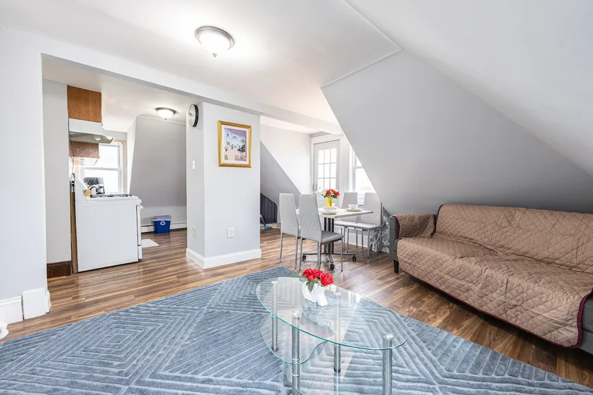 Nightingale Boston Hideaway - Image 1